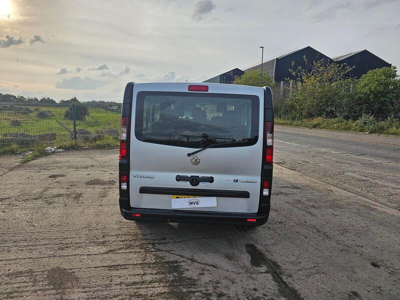 VAUXHALL VIVARO