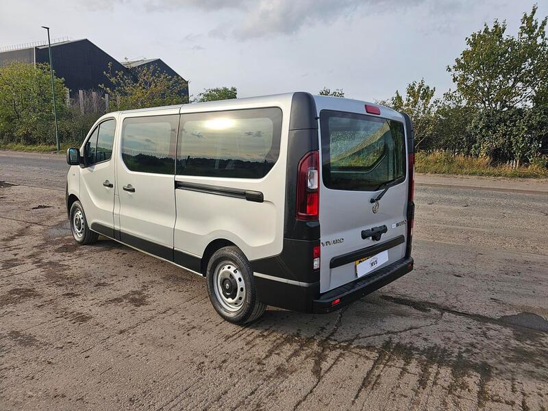 VAUXHALL VIVARO