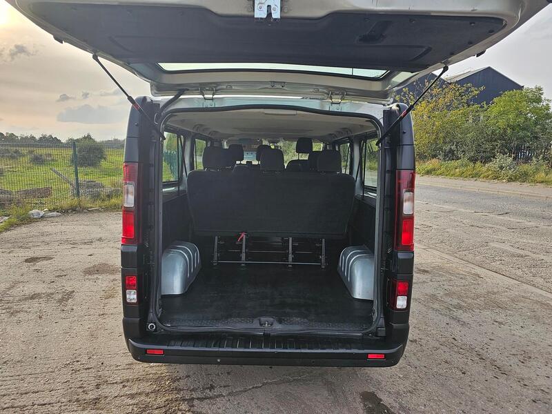 VAUXHALL VIVARO