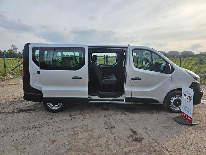 VAUXHALL VIVARO