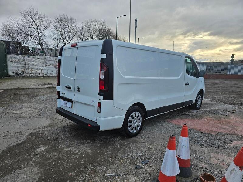 VAUXHALL VIVARO