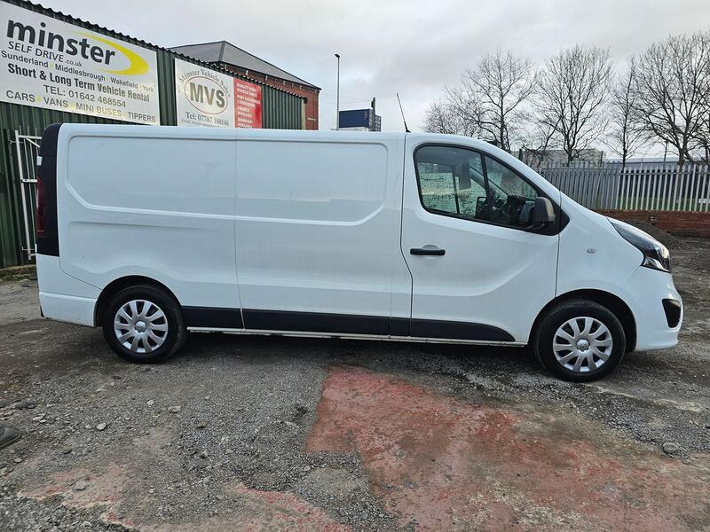 VAUXHALL VIVARO