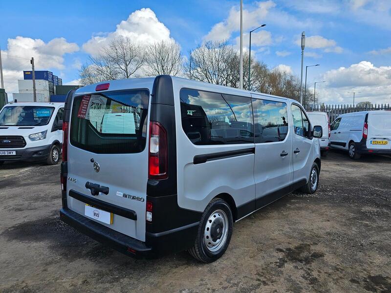 VAUXHALL VIVARO