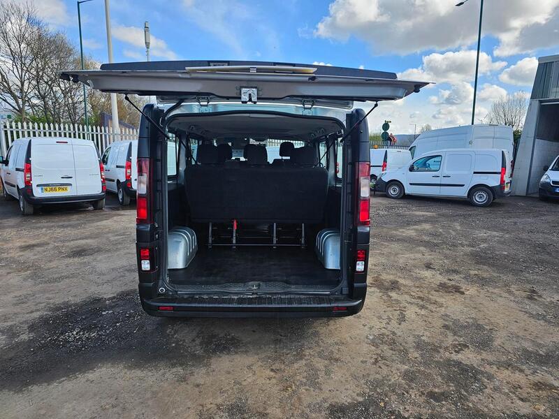 VAUXHALL VIVARO