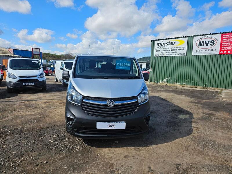 VAUXHALL VIVARO