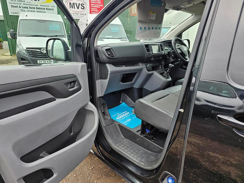 VAUXHALL VIVARO