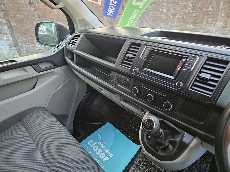 VOLKSWAGEN TRANSPORTER