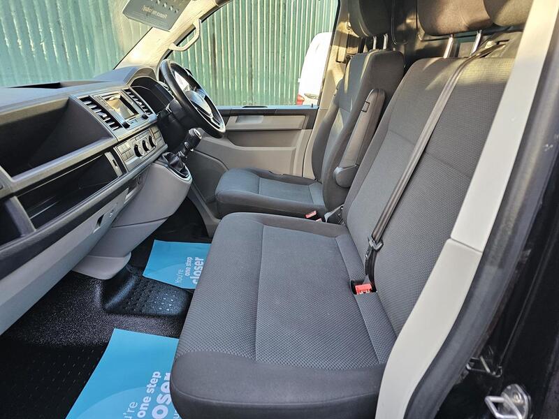 VOLKSWAGEN TRANSPORTER