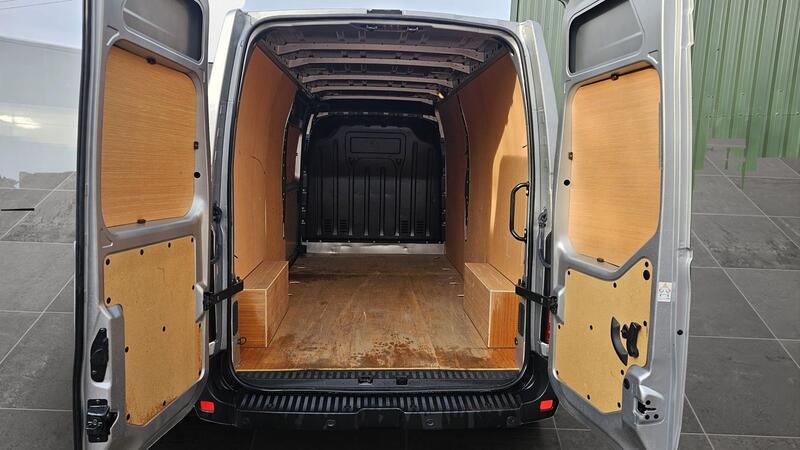 NISSAN INTERSTAR