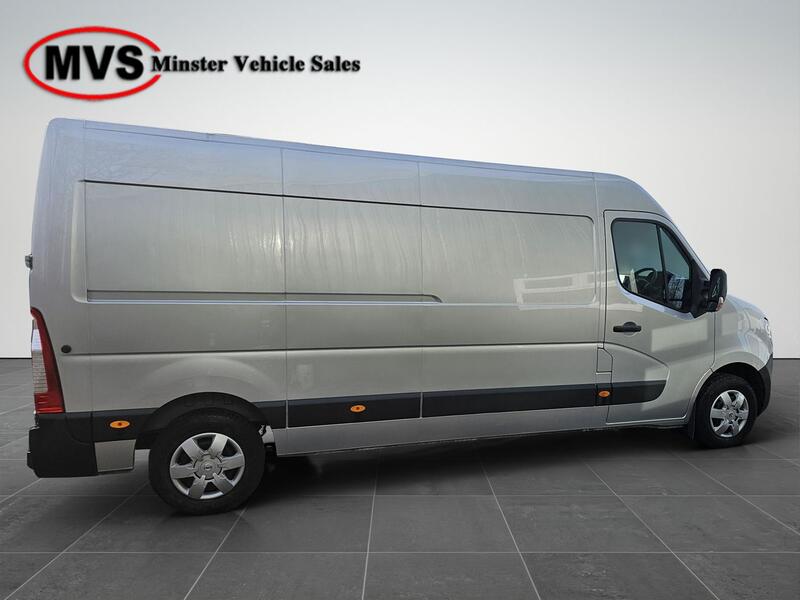 NISSAN INTERSTAR