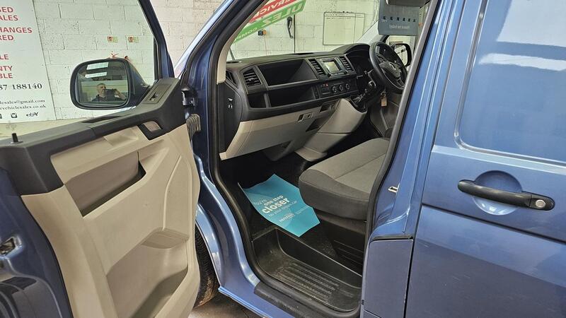 VOLKSWAGEN TRANSPORTER