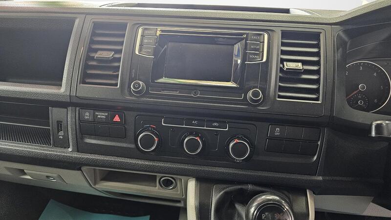 VOLKSWAGEN TRANSPORTER
