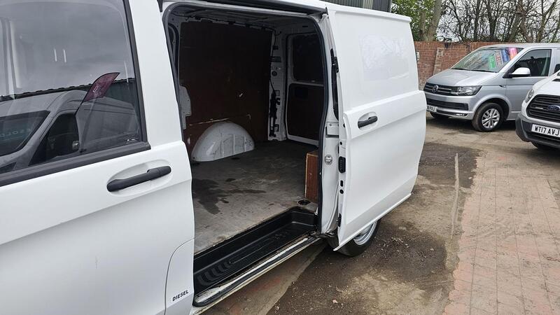 MERCEDES-BENZ VITO