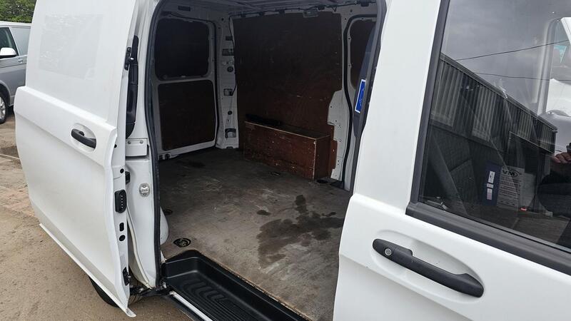 MERCEDES-BENZ VITO