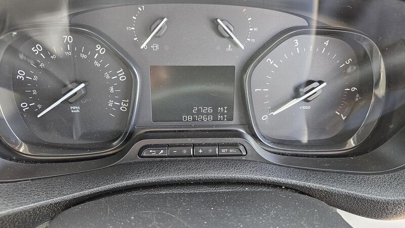 VAUXHALL VIVARO
