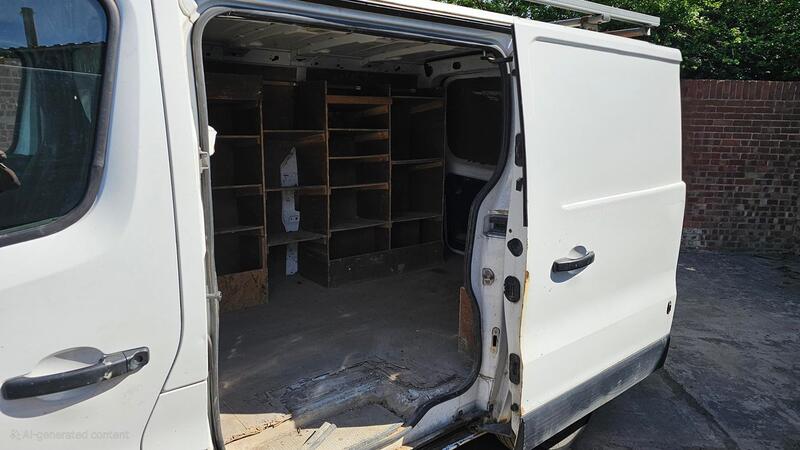 VAUXHALL VIVARO
