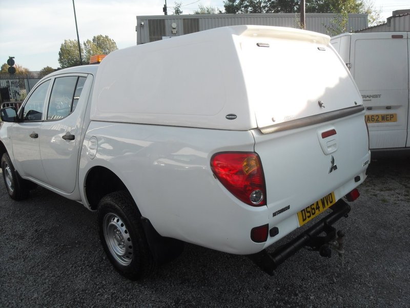 MITSUBISHI L200