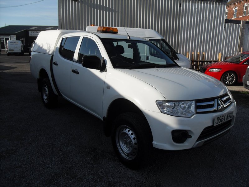 MITSUBISHI L200