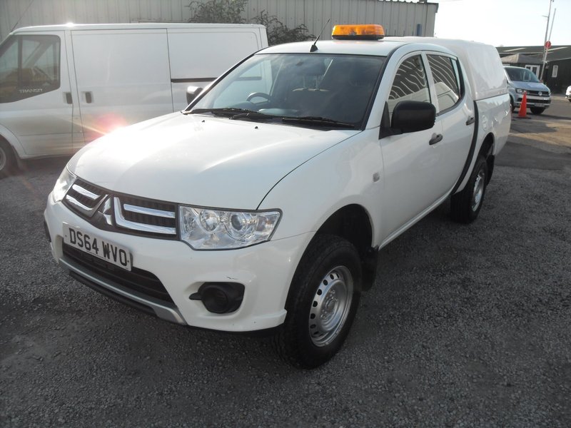 MITSUBISHI L200