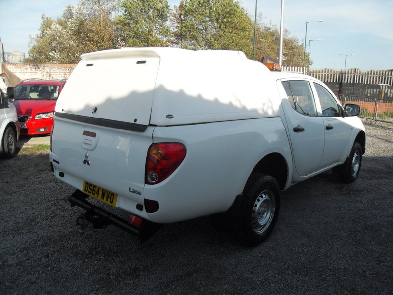 MITSUBISHI L200