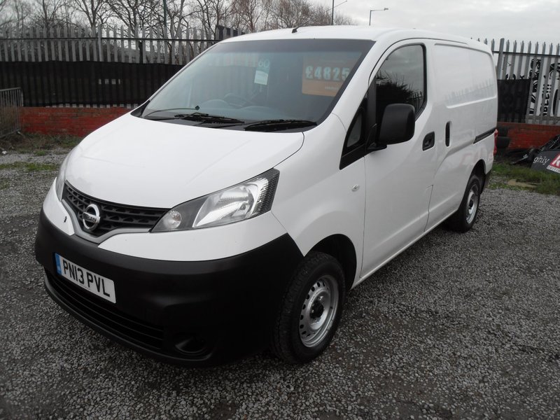 NISSAN NV200