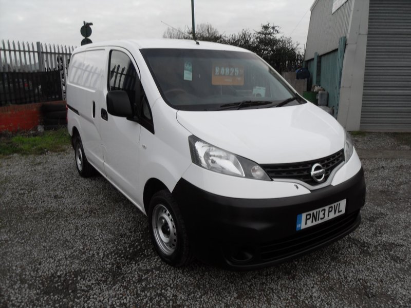 NISSAN NV200