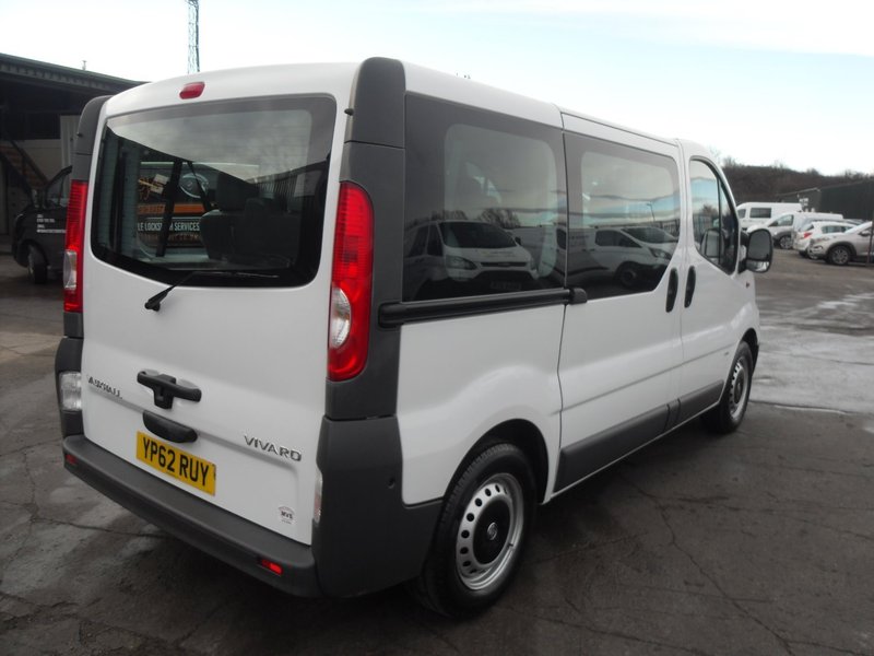 VAUXHALL VIVARO