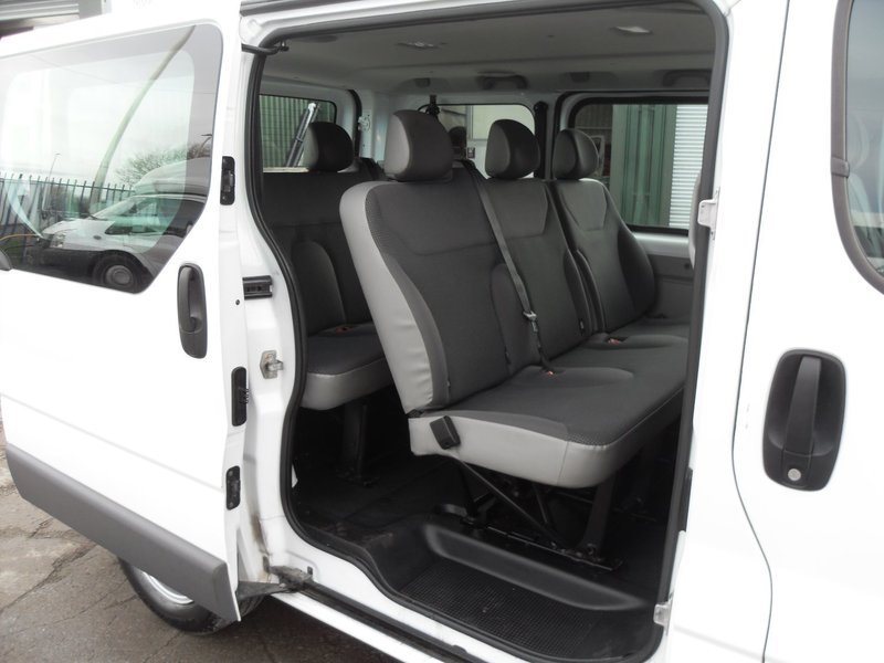 VAUXHALL VIVARO