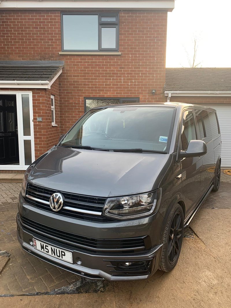 VOLKSWAGEN TRANSPORTER