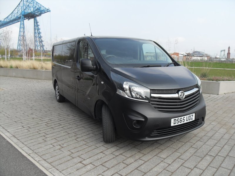 VAUXHALL VIVARO