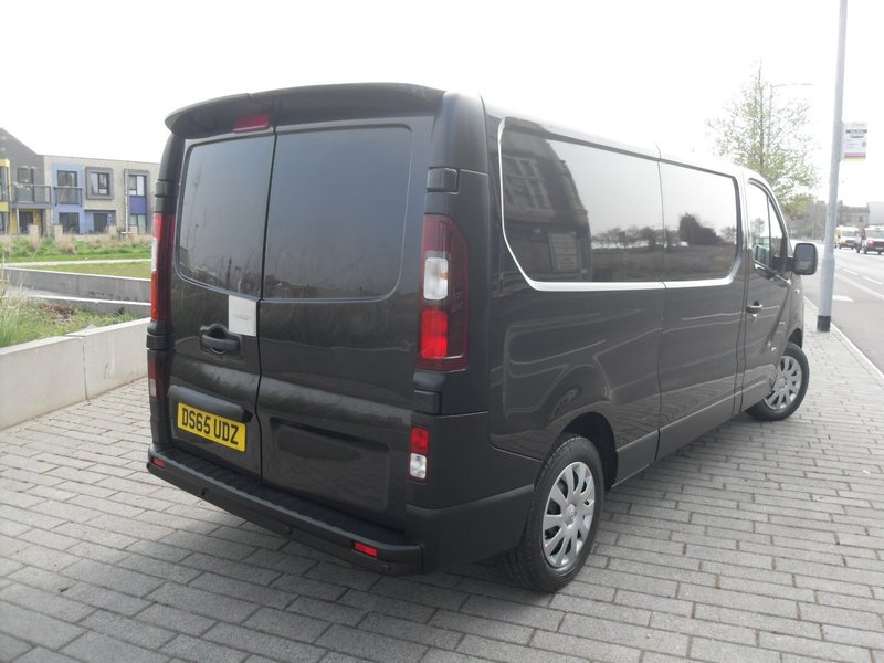 VAUXHALL VIVARO