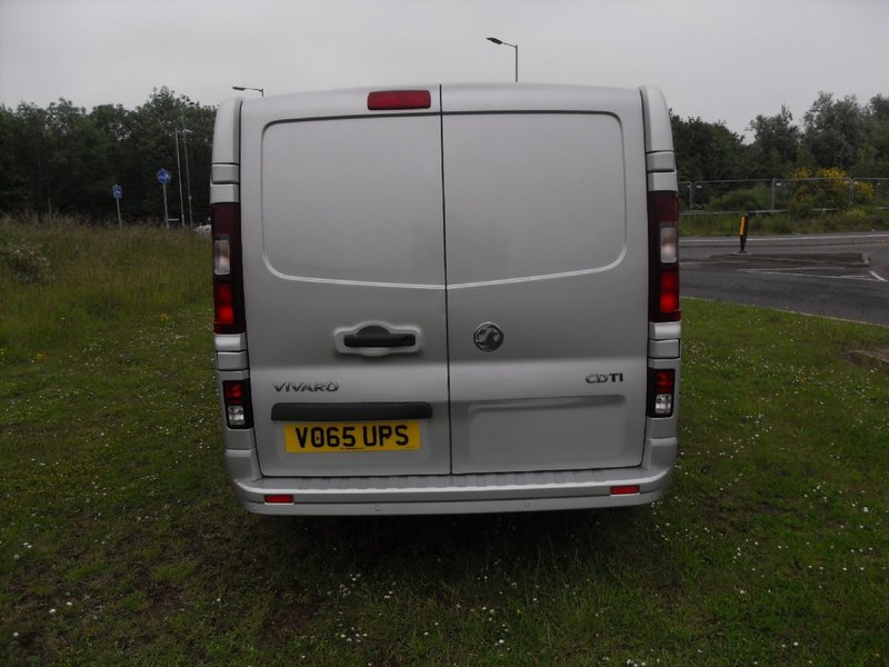 VAUXHALL VIVARO