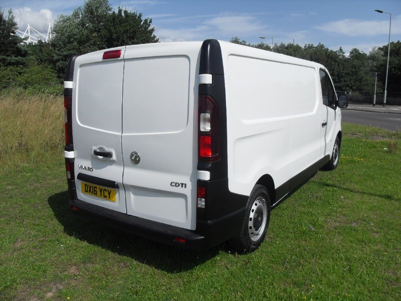 VAUXHALL VIVARO