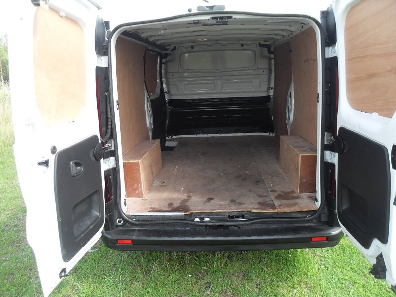 VAUXHALL VIVARO