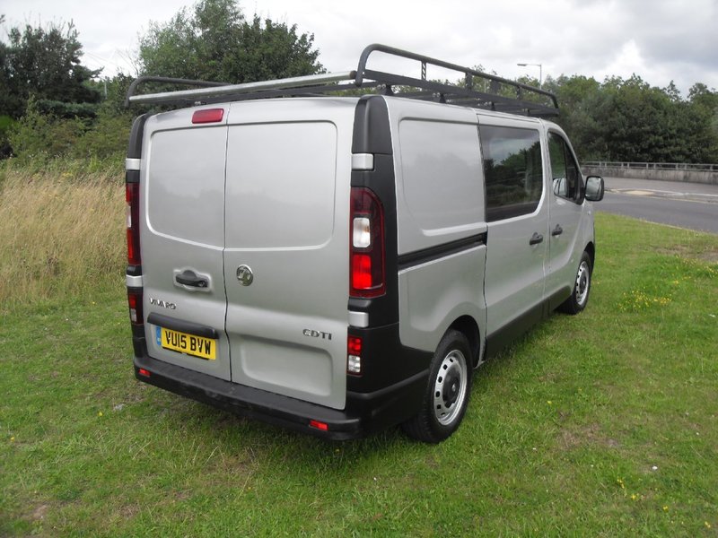 VAUXHALL VIVARO