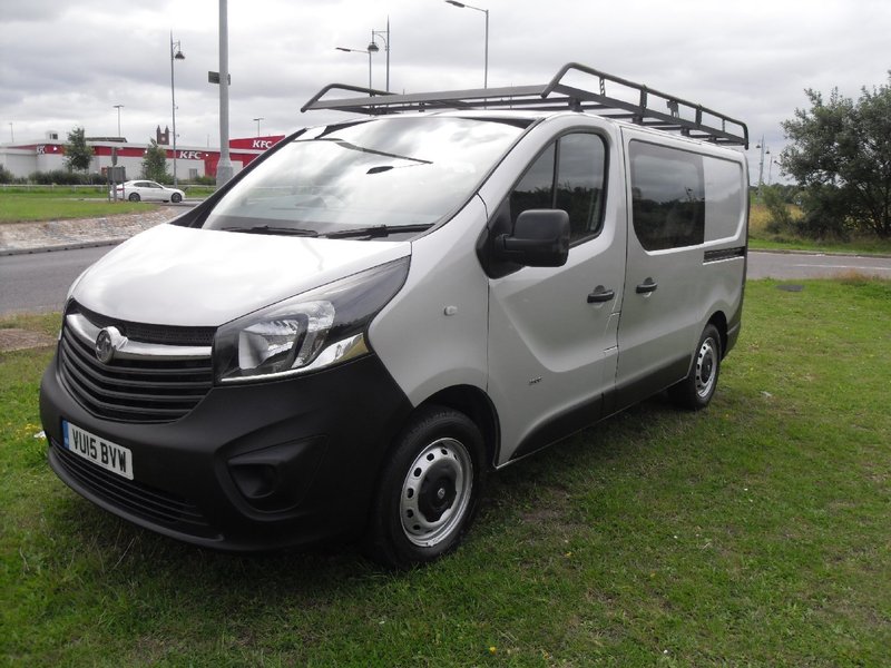 VAUXHALL VIVARO