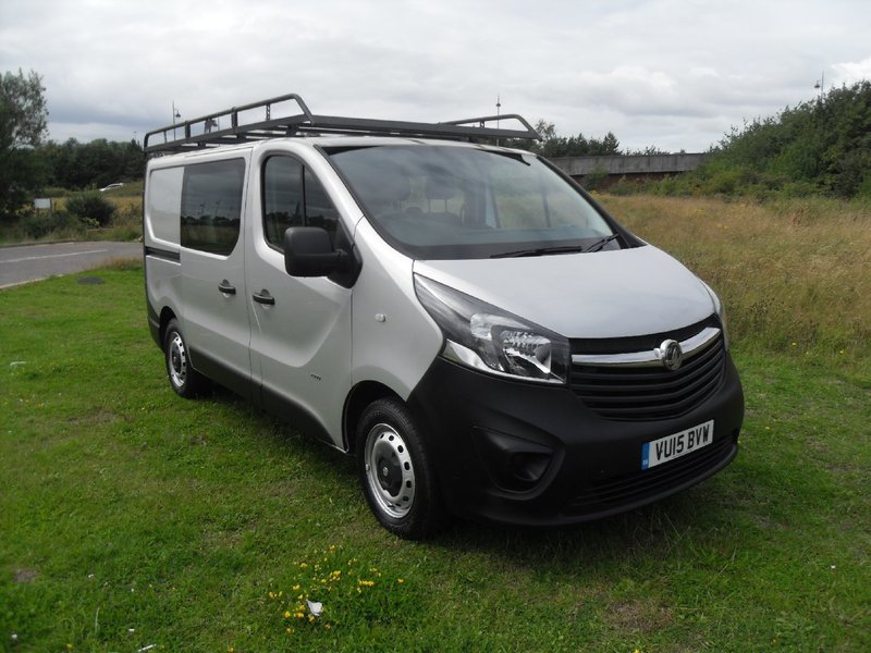 VAUXHALL VIVARO