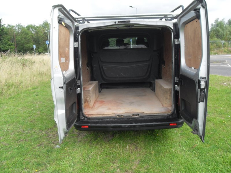 VAUXHALL VIVARO