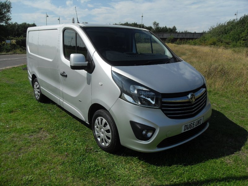 VAUXHALL VIVARO