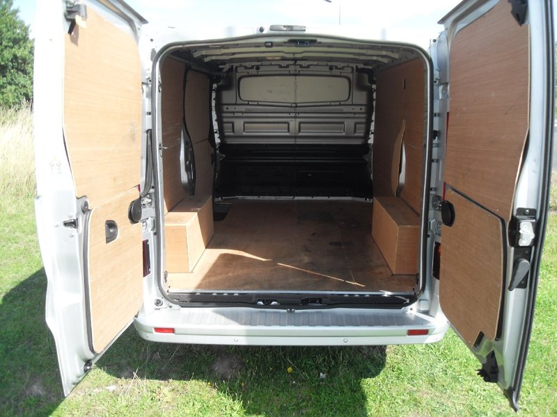 VAUXHALL VIVARO