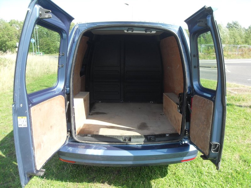 VOLKSWAGEN CADDY