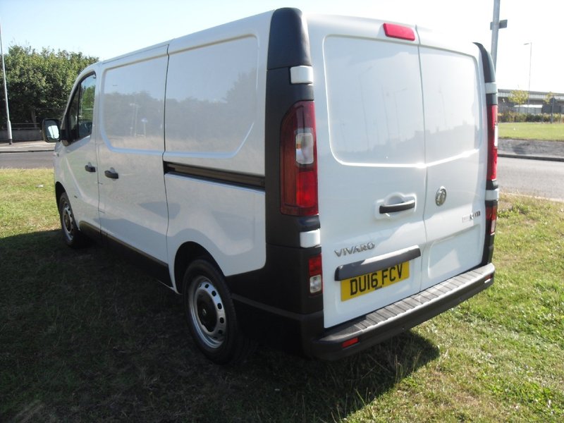 VAUXHALL VIVARO