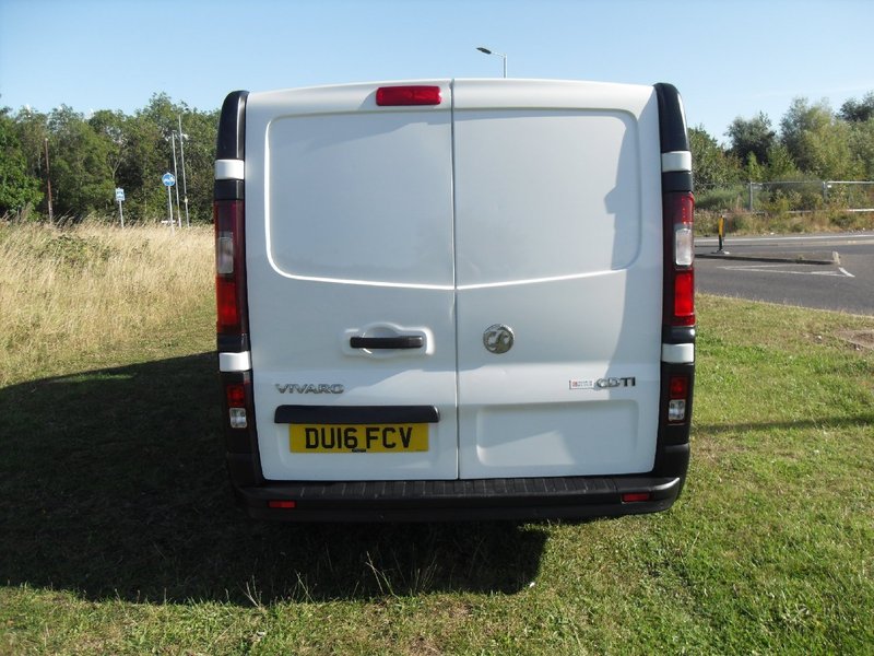 VAUXHALL VIVARO