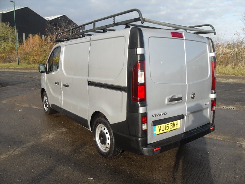 VAUXHALL VIVARO