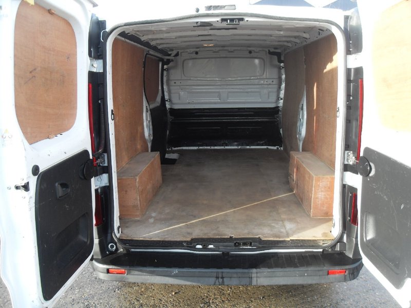 VAUXHALL VIVARO