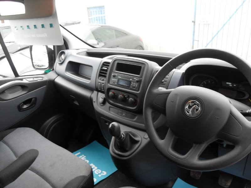 VAUXHALL VIVARO