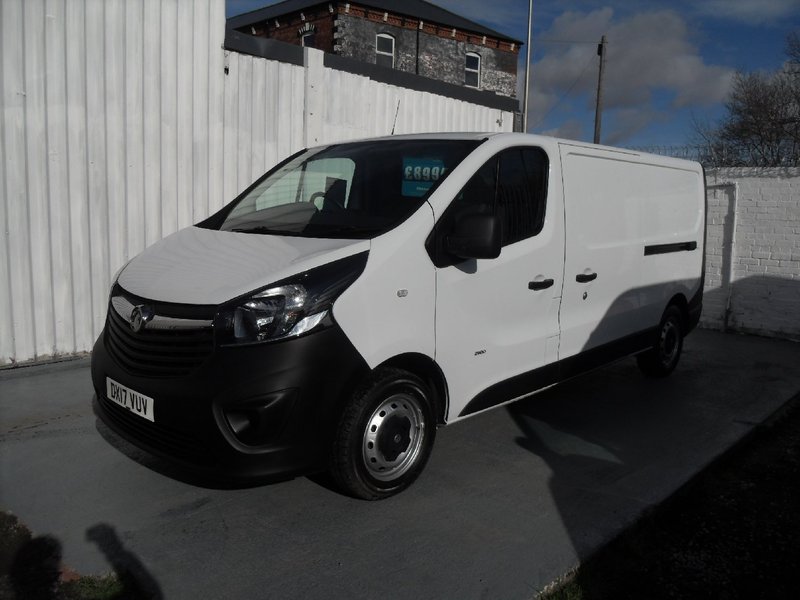 VAUXHALL VIVARO