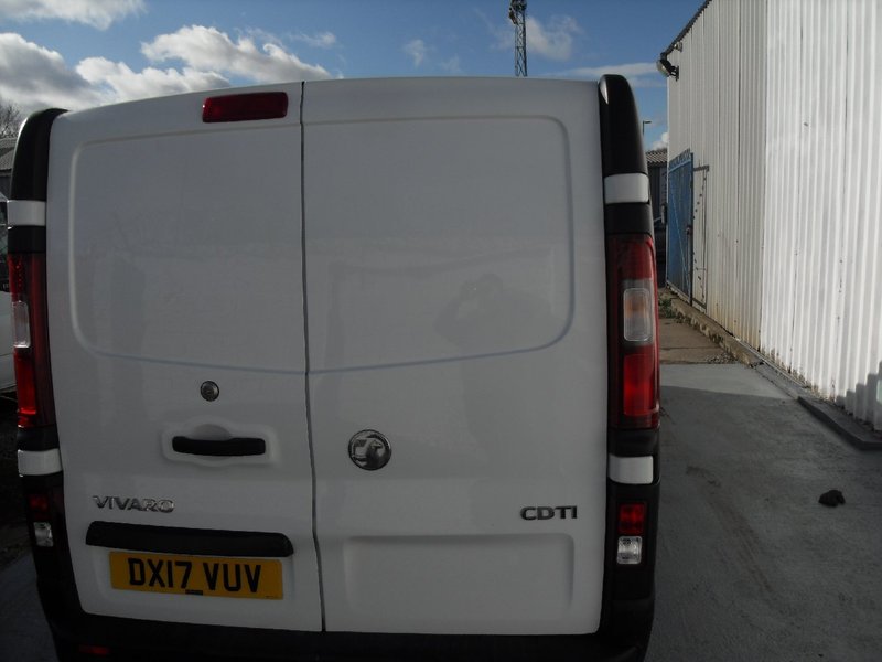 VAUXHALL VIVARO