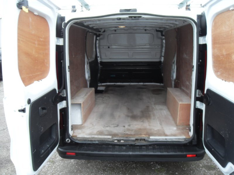 VAUXHALL VIVARO