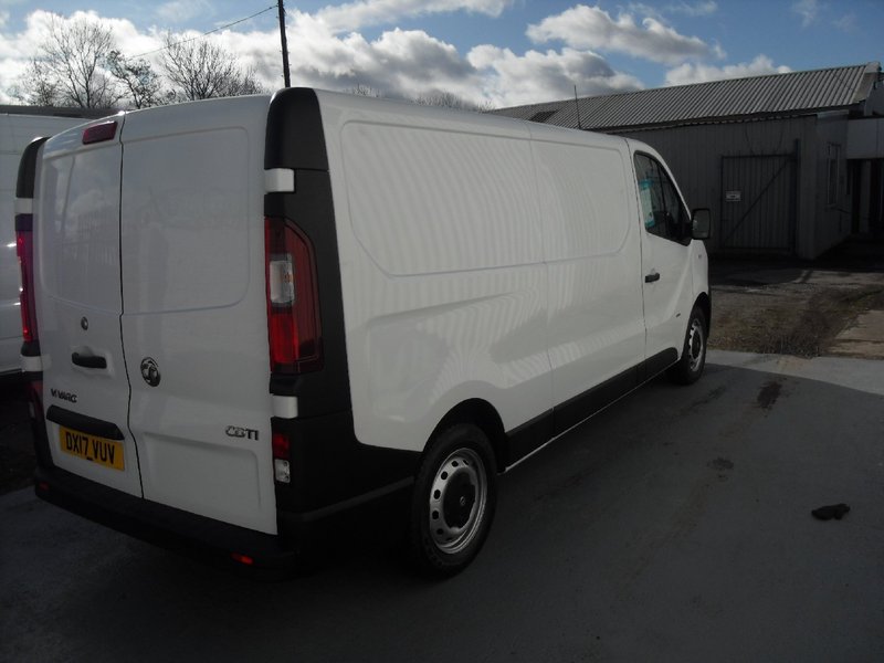 VAUXHALL VIVARO